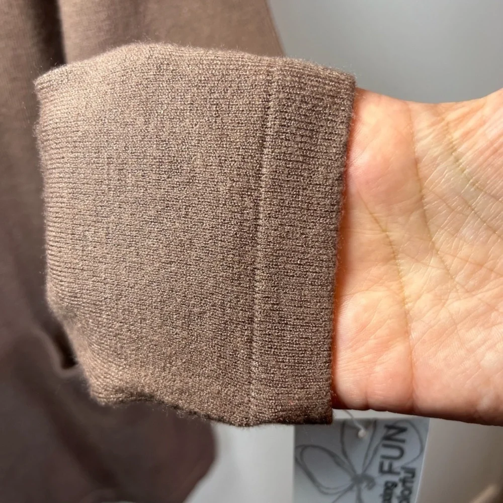 Lulu-B Tunic Sweater Shirt Brown Front Pockets Lightweight Neutral NEW Sz Medium